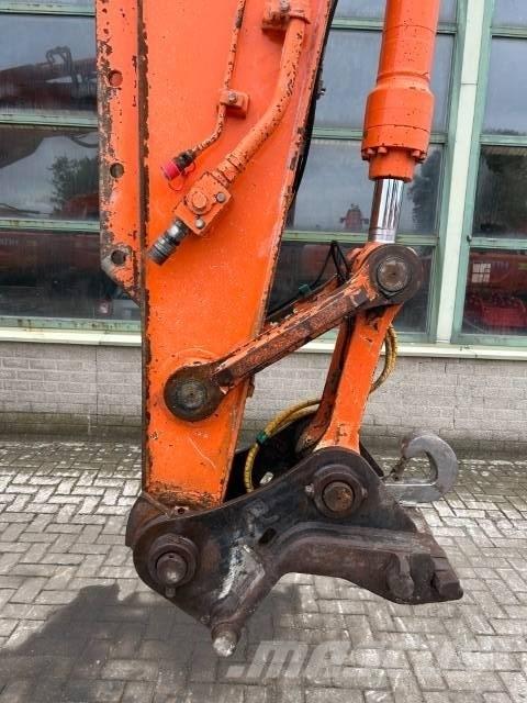 Hitachi ZX 210 LC-3 Gravemaskiner på larvebånd