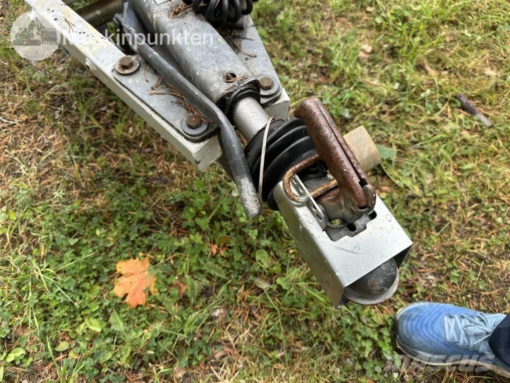 Dino 180 T Trailermonterede lifte