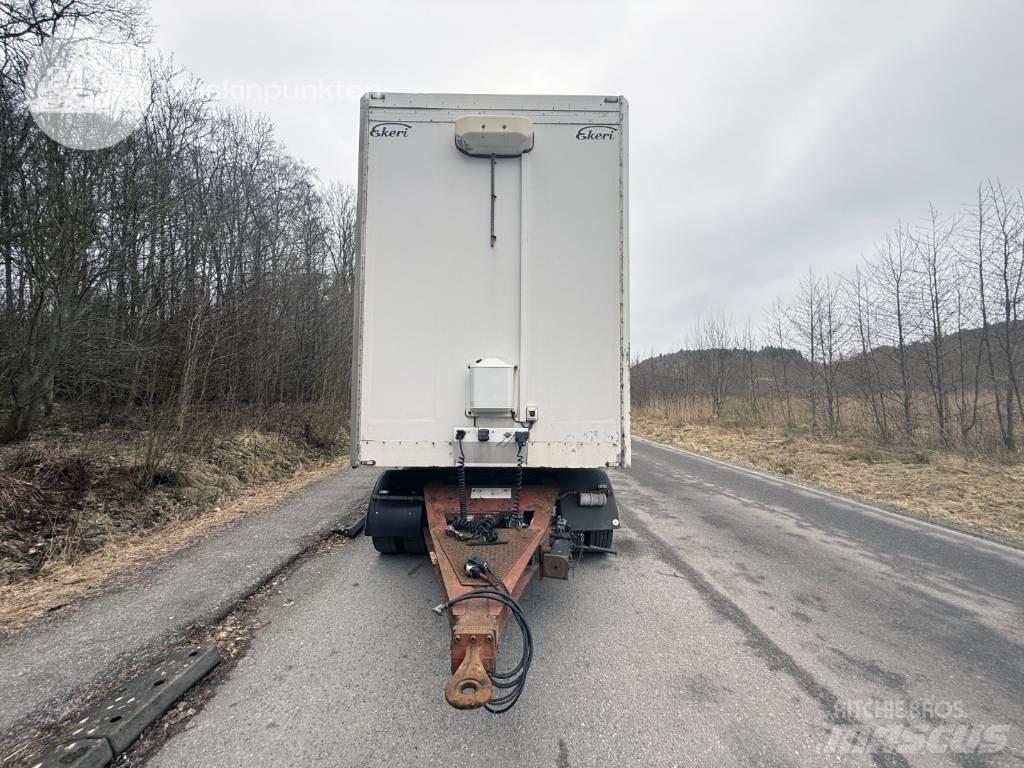 Ekeri L3 Semi-trailer med fast kasse