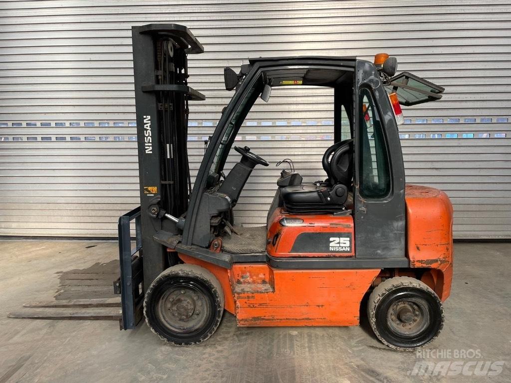 Nissan 25 Diesel gaffeltrucks