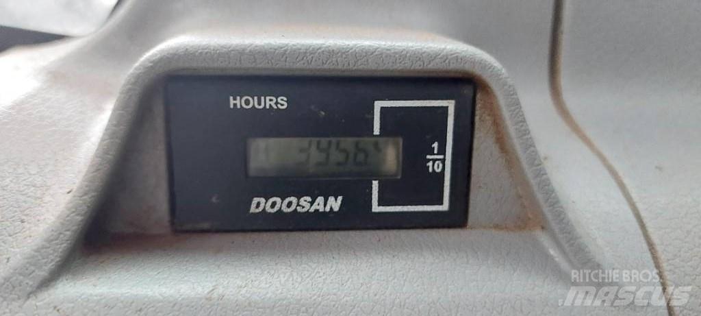 Doosan DX225LC-5 Gravemaskiner på larvebånd