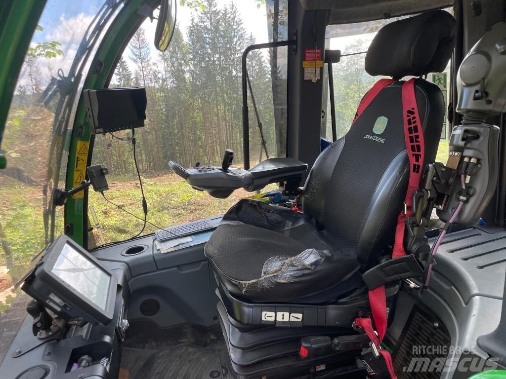 John Deere 1270G 8WD Skovningsmaskiner