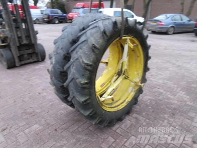 Vredestein 12.4/38 Hjul, Dæk og Fælge