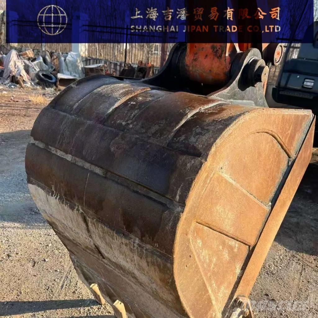 Hitachi ZX 200 Gravemaskiner på larvebånd