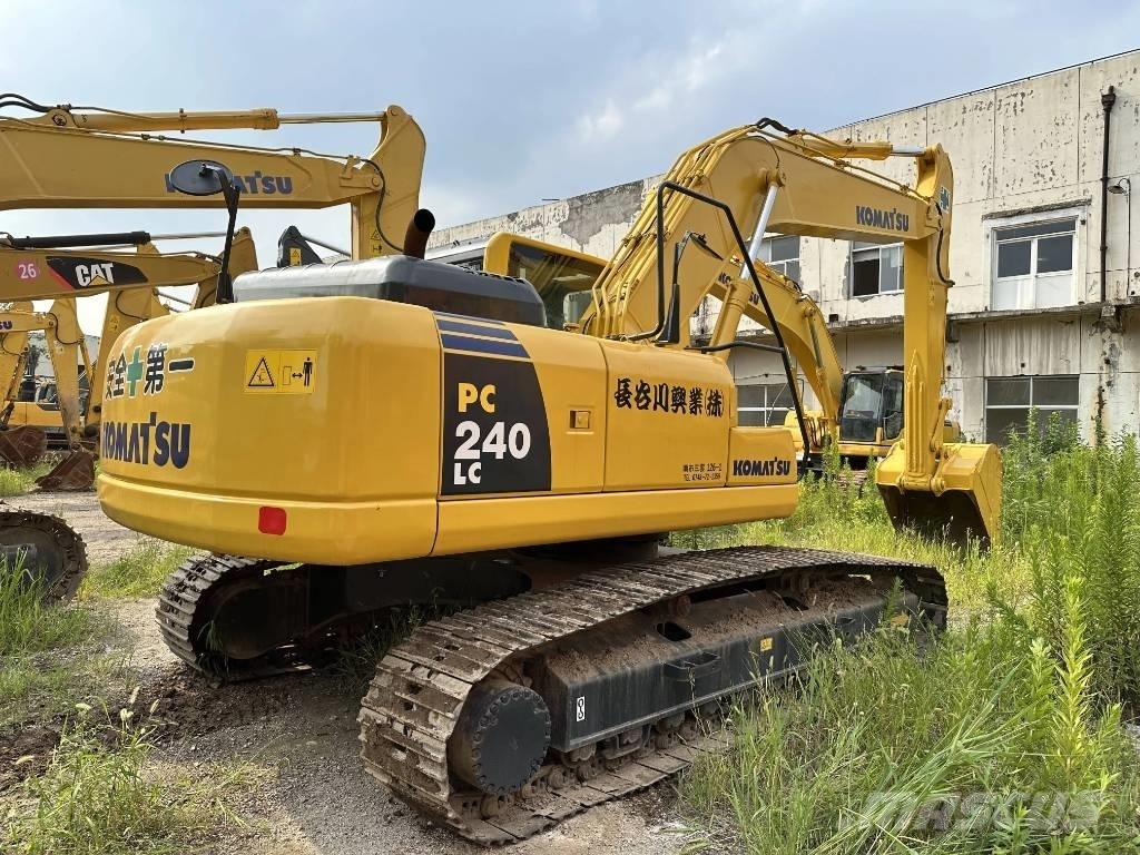 Komatsu PC240-8 Gravemaskiner på larvebånd