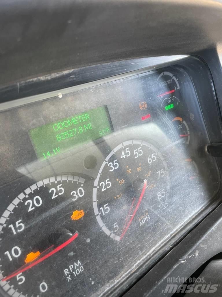 Freightliner 108 SD Tankvogne - vand