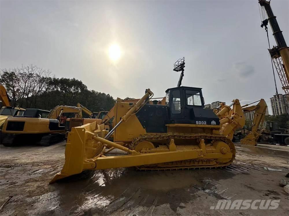 Shantui SD 32 Bulldozer på larvebånd