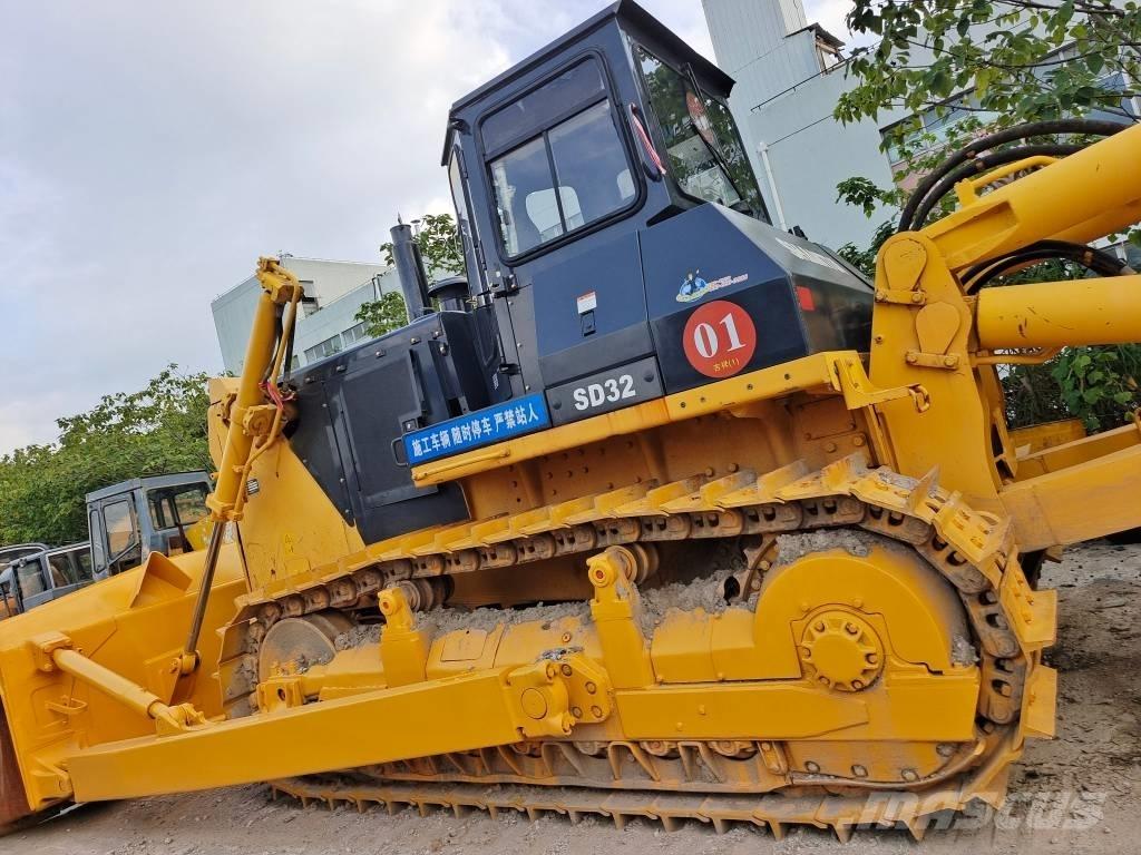Shantui SD 32 Bulldozer på larvebånd