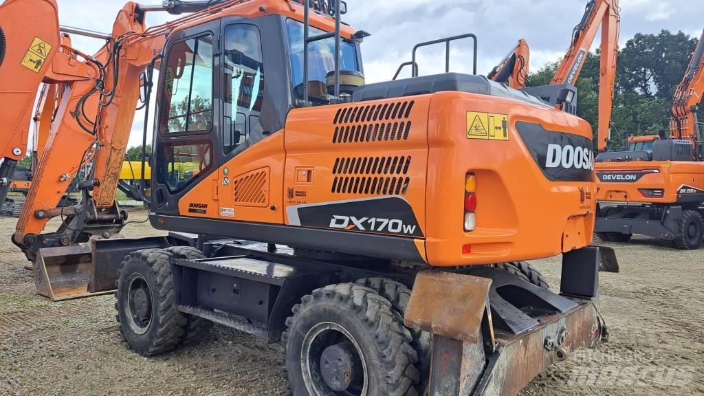 Doosan DX 170 W Gravemaskiner på hjul