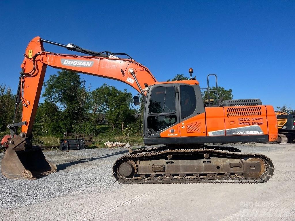 Doosan DX 225 LC-5 Gravemaskiner på larvebånd