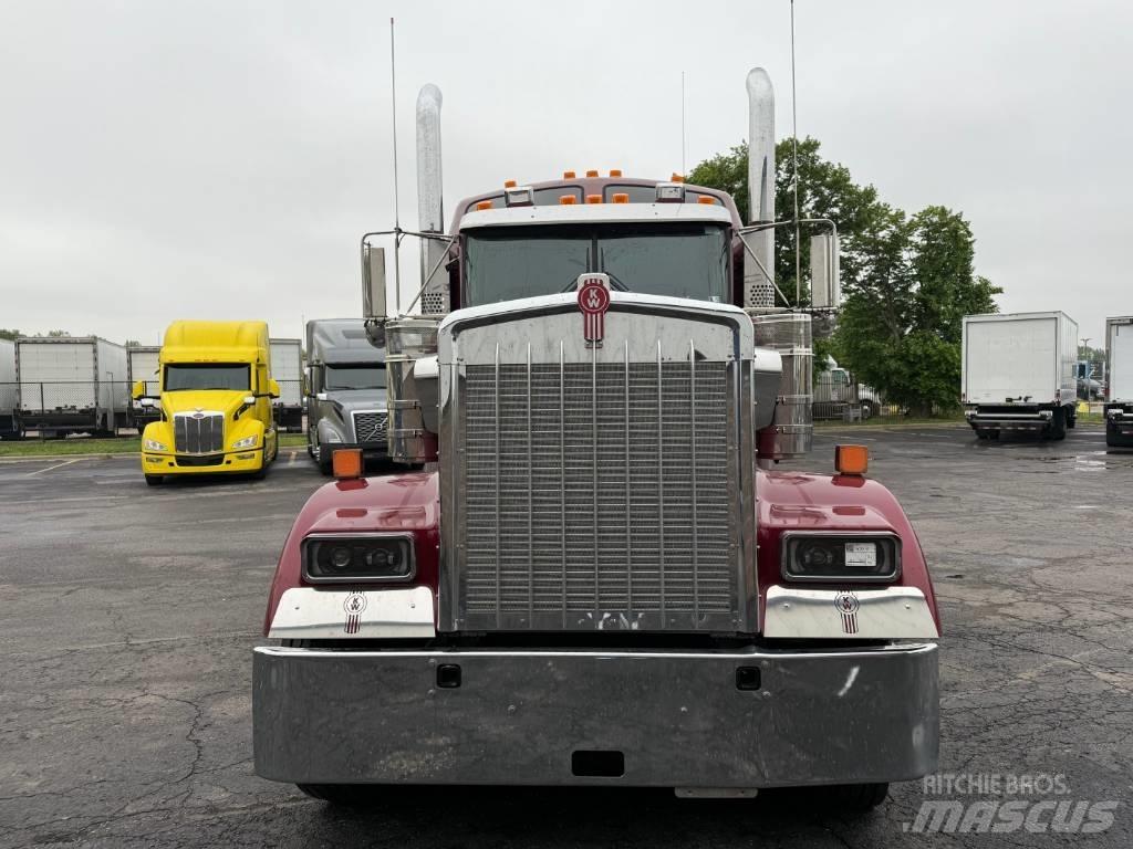 Kenworth W 900 L Trækkere