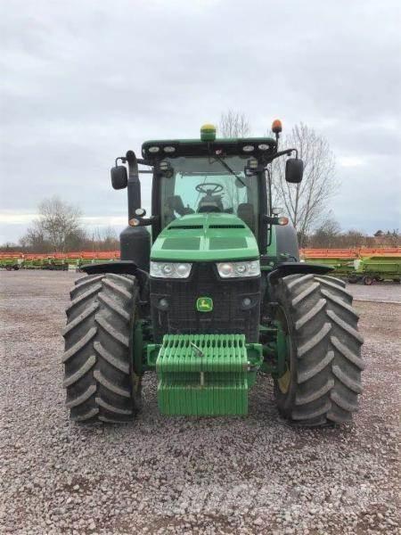 John Deere 8320 R Traktorer