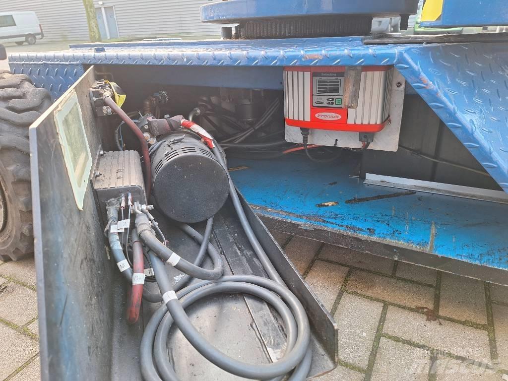 Sky High ST 120 Kompakte selvkørende bomlifte