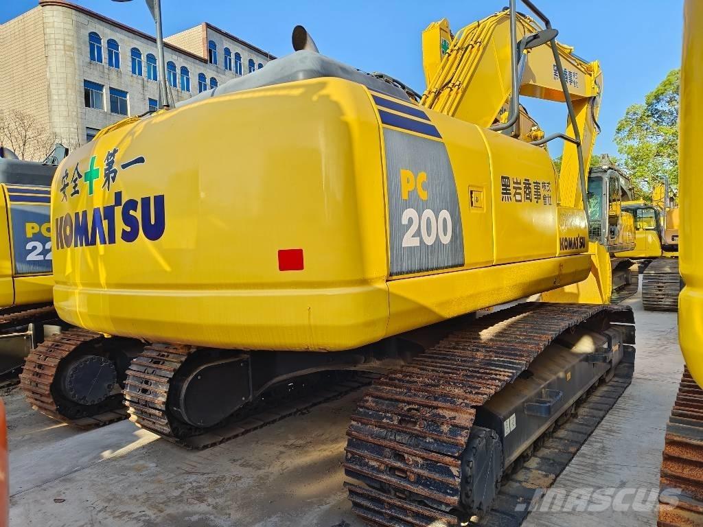 Komatsu PC 200-8 Gravemaskiner på larvebånd