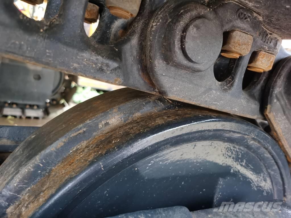 Komatsu PC 220-7 Gravemaskiner på larvebånd