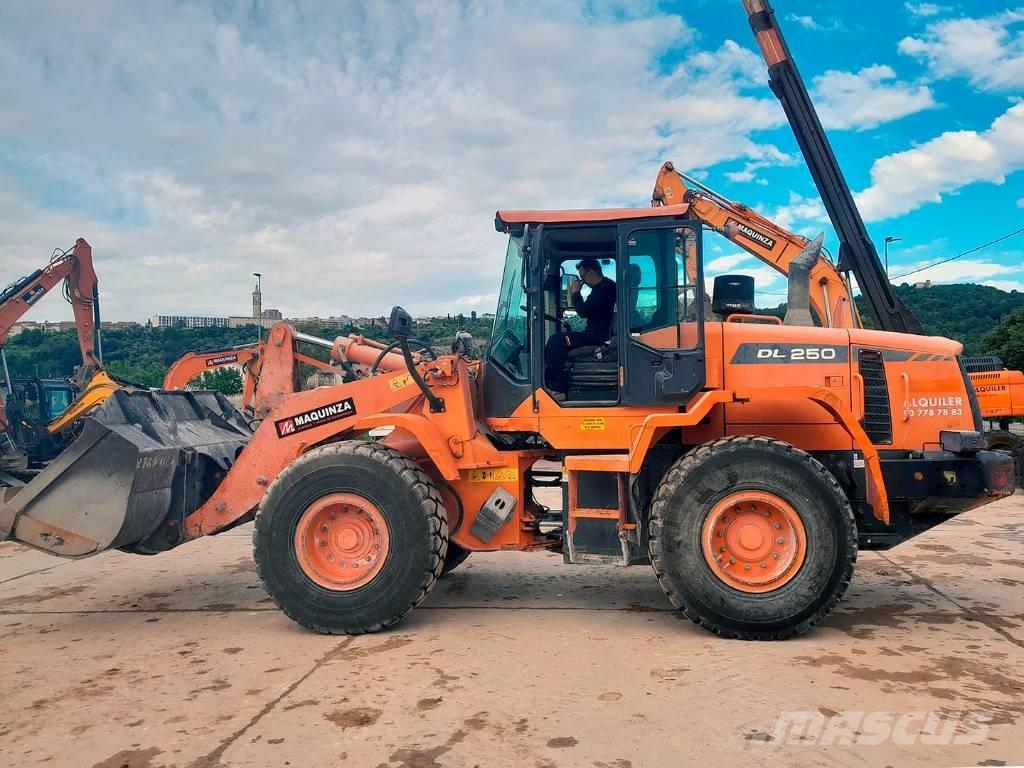 Doosan DL 250-3 Læssemaskiner på hjul