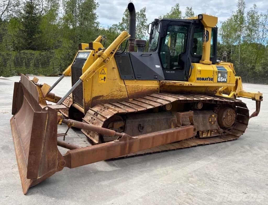 Komatsu D 65 PX-15 Bulldozer på larvebånd