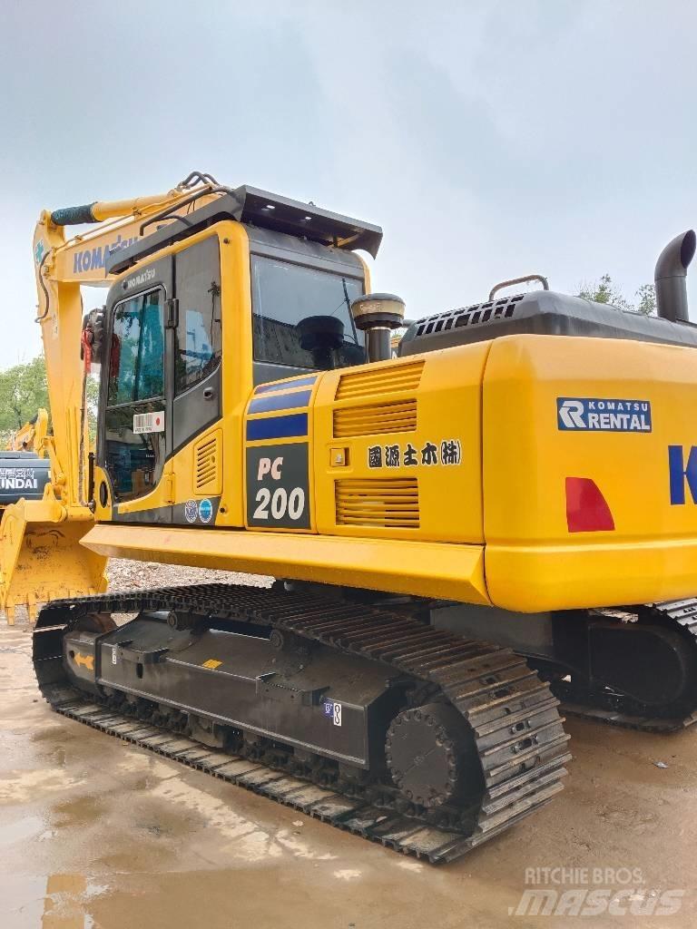 Komatsu PC200-8 Gravemaskiner på larvebånd
