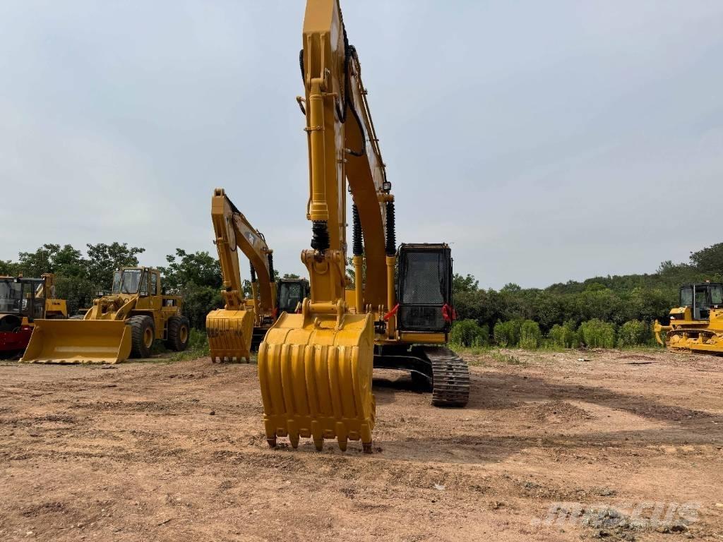 CAT 320B Gravemaskiner på larvebånd