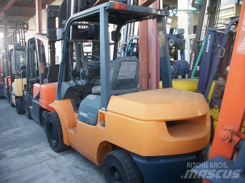 Toyota 7 FDJ 35 Diesel gaffeltrucks