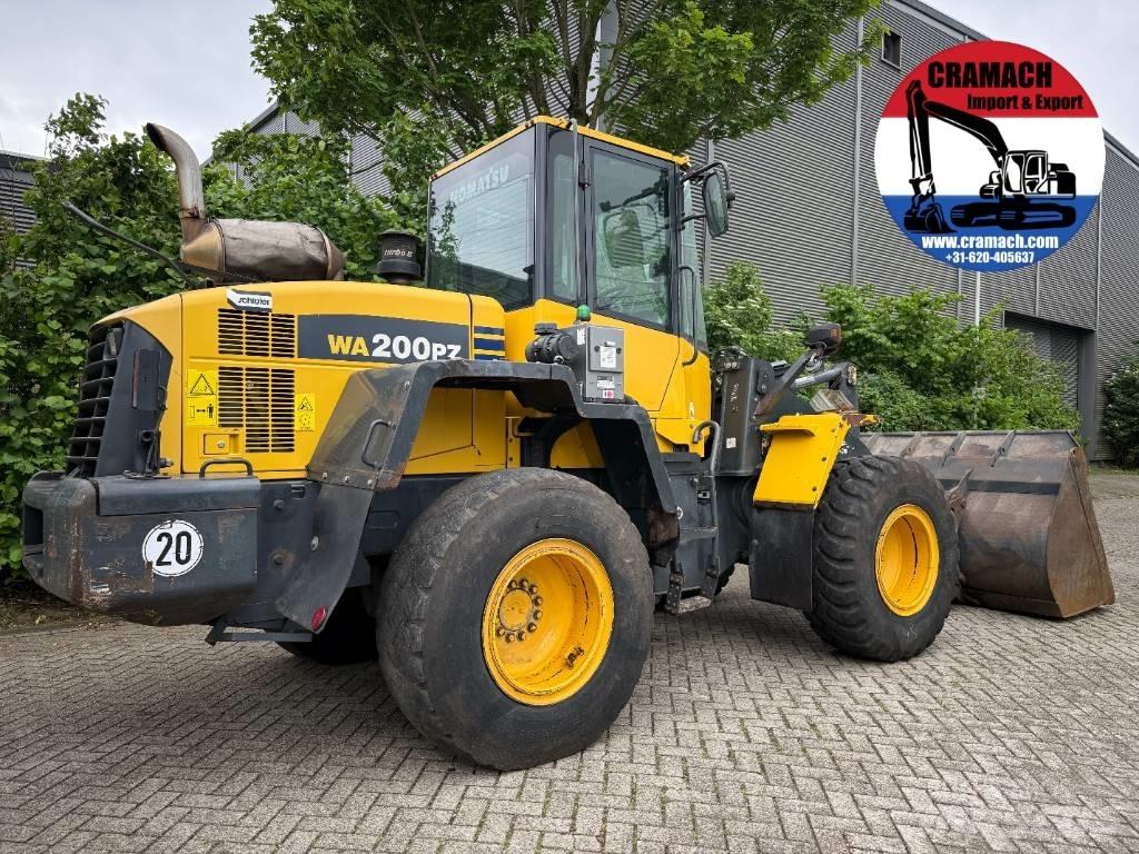 Komatsu WA 200 PZ-6 Læssemaskiner på hjul