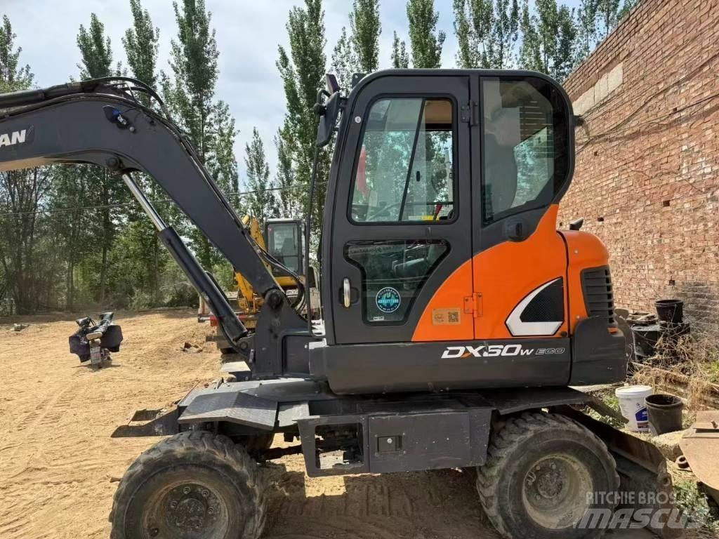 Doosan DX60W Gravemaskiner på hjul