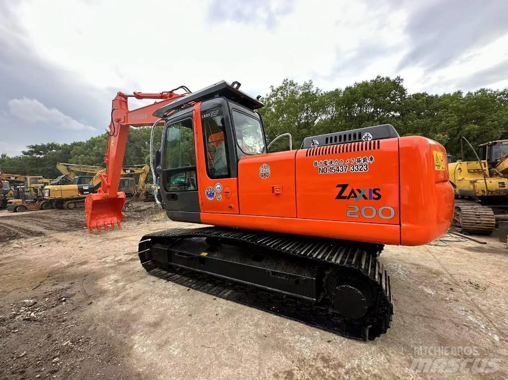 Hitachi ZX200 Gravemaskiner på larvebånd