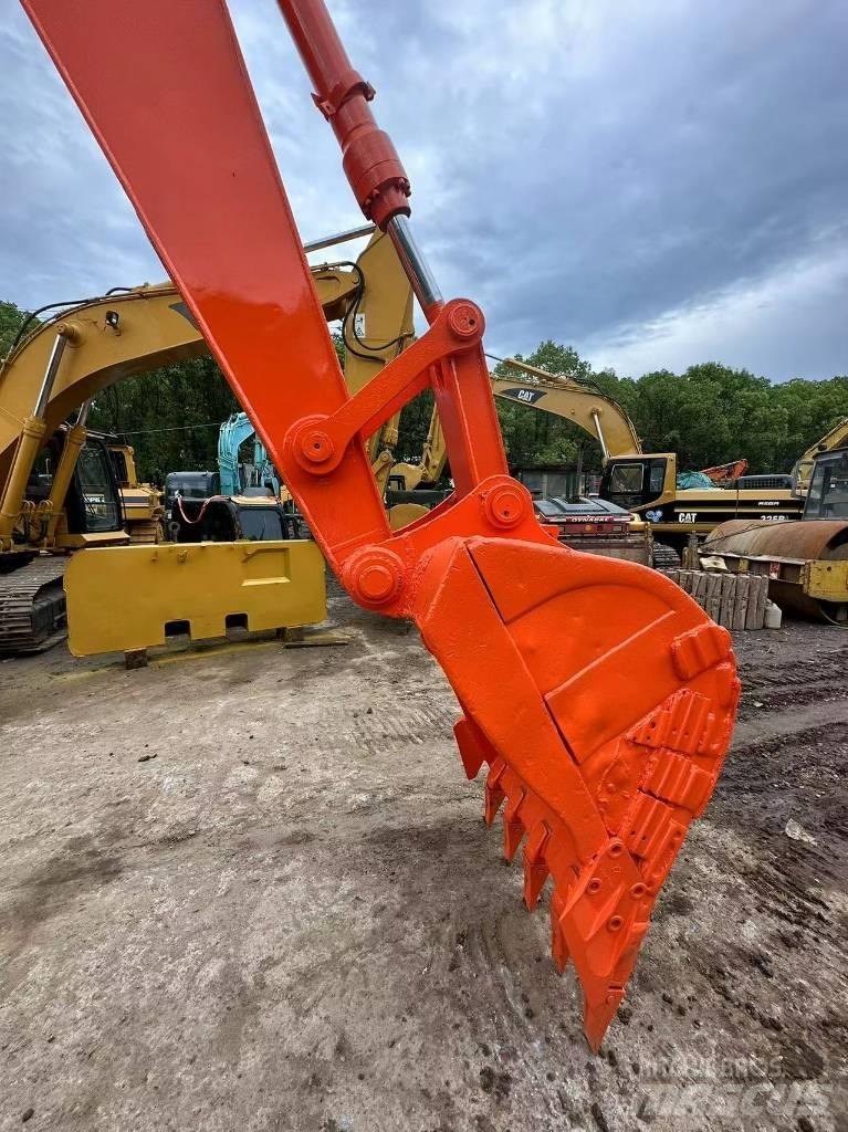 Hitachi ZX200 Gravemaskiner på larvebånd