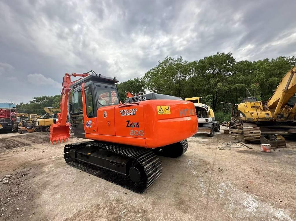 Hitachi ZX200 Gravemaskiner på larvebånd