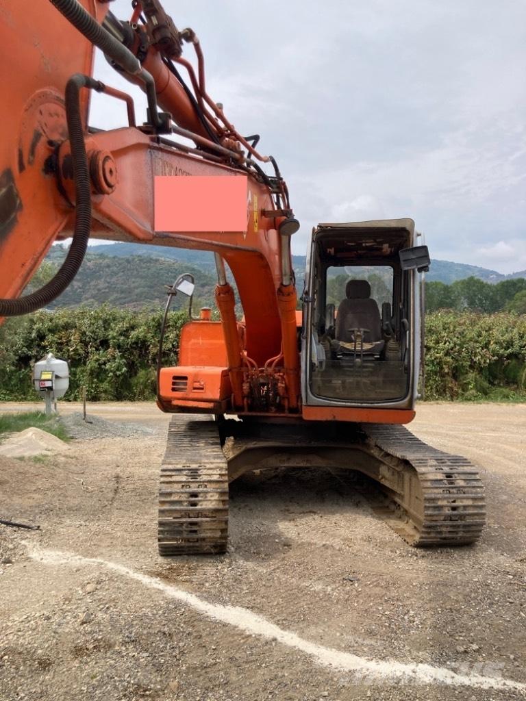 Hitachi EX 135 Gravemaskiner på larvebånd
