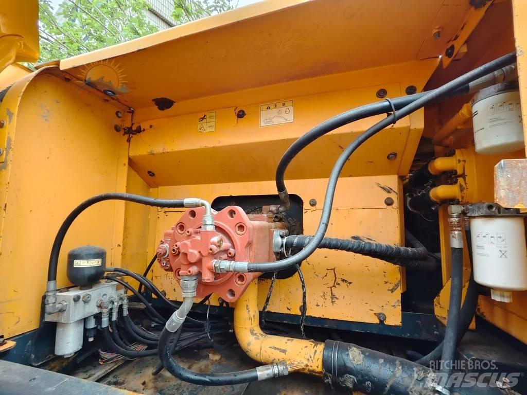 Hyundai R 300 LC-9S Gravemaskiner på larvebånd