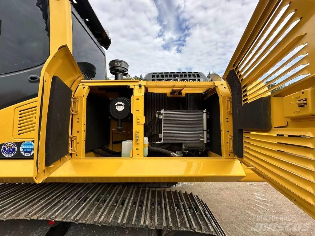 Komatsu PC 220 Gravemaskiner på larvebånd
