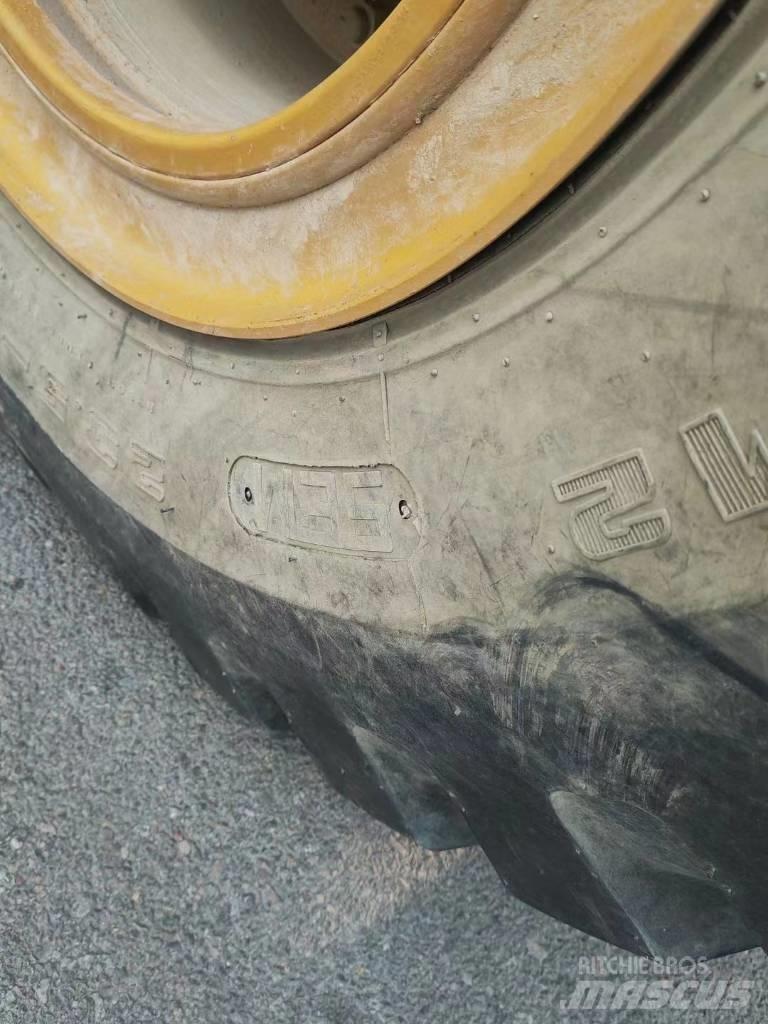 SEM 655D charger Læssemaskiner på hjul