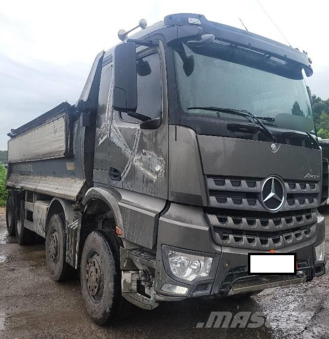 Mercedes-Benz 3951K Dumpere