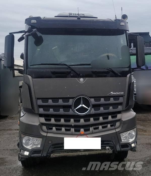 Mercedes-Benz 3951K Dumpere