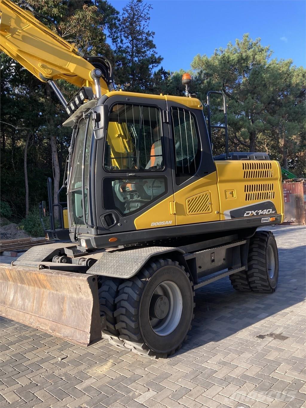 Doosan DX140W-5 Gravemaskiner på hjul