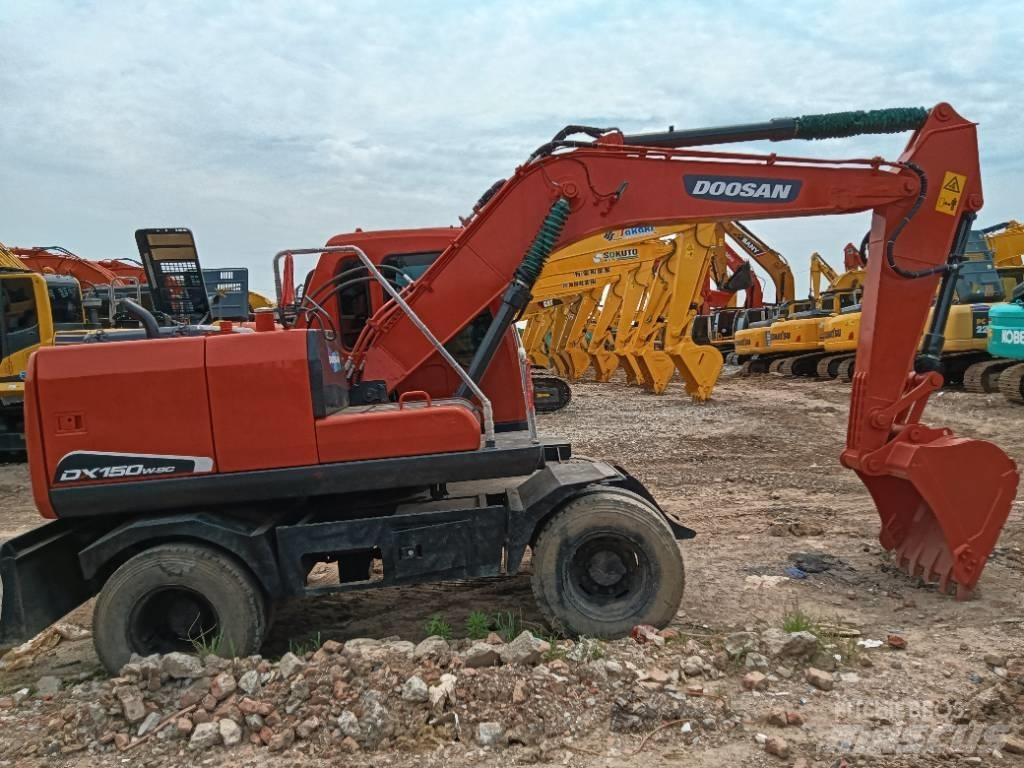 Doosan DH 150 W-7 Gravemaskiner på larvebånd