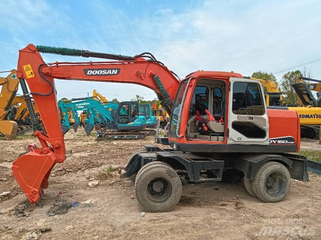 Doosan DH 150 W-7 Gravemaskiner på larvebånd