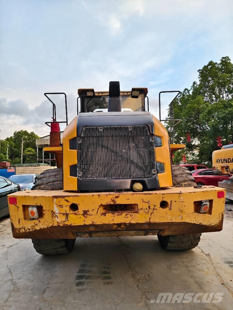 Volvo L 120 Læssemaskiner på hjul