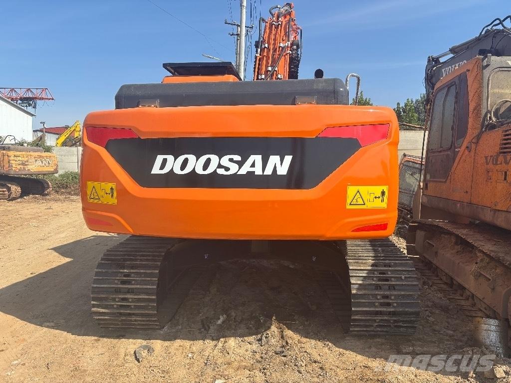 Doosan DX 225 Gravemaskiner på larvebånd
