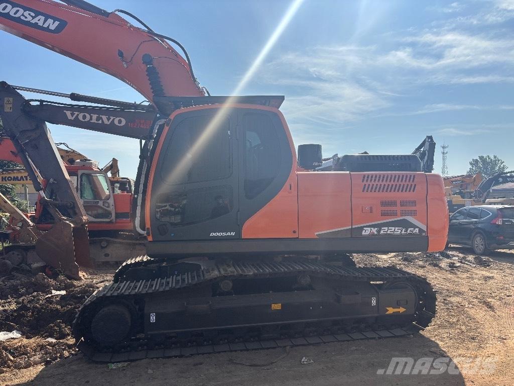 Doosan DX 225 Gravemaskiner på larvebånd
