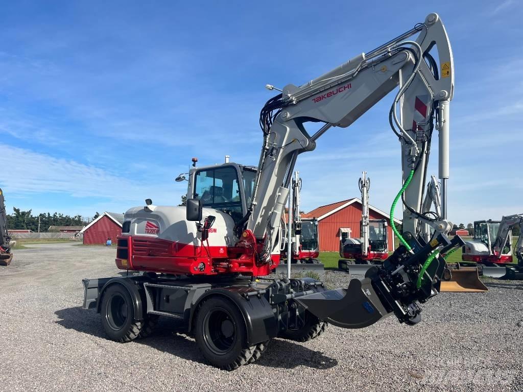Takeuchi TB 395 W Gravemaskiner på hjul