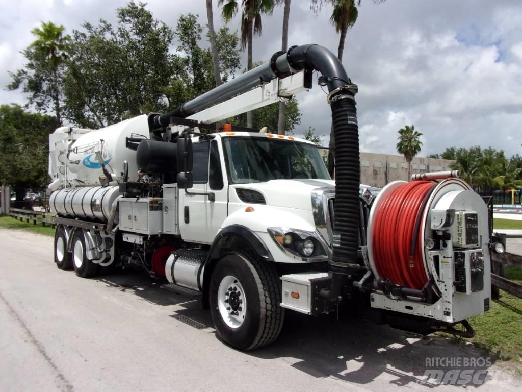 International 7500 Slamsuger