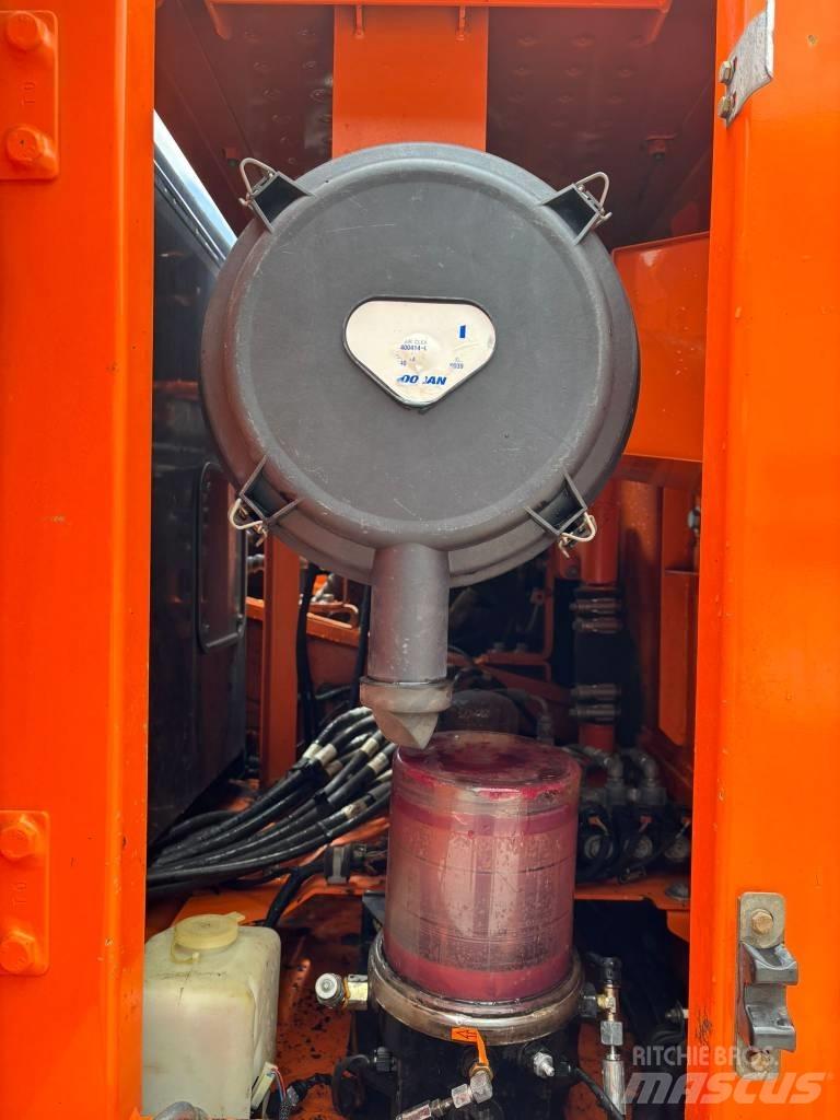 Doosan DX 225 LC-3 Gravemaskiner på larvebånd