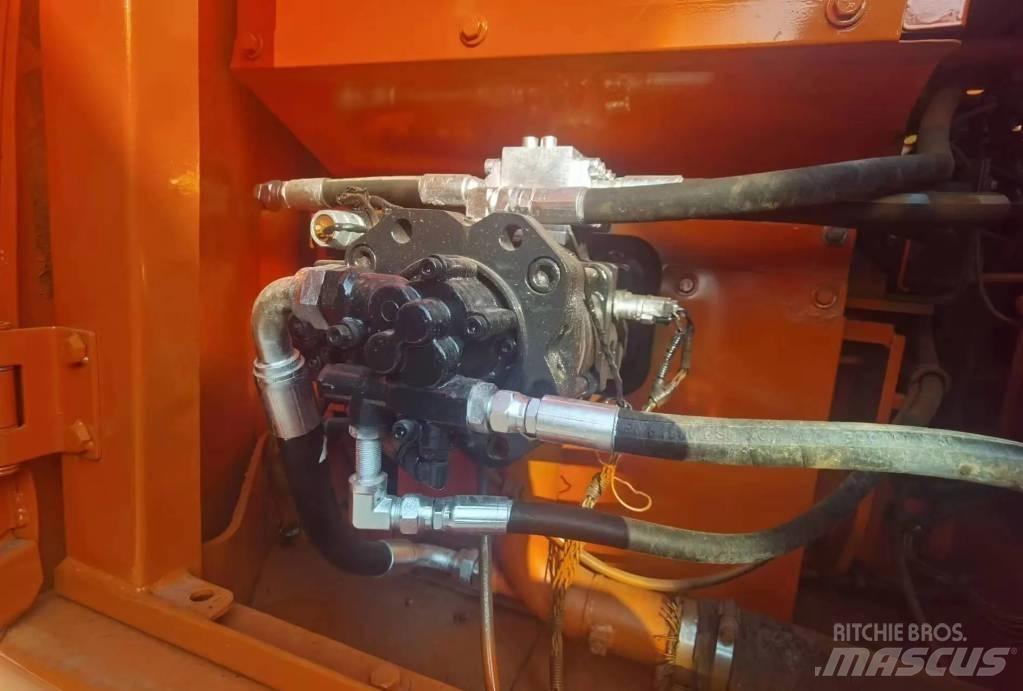 Doosan DX 140 LC Gravemaskiner på larvebånd