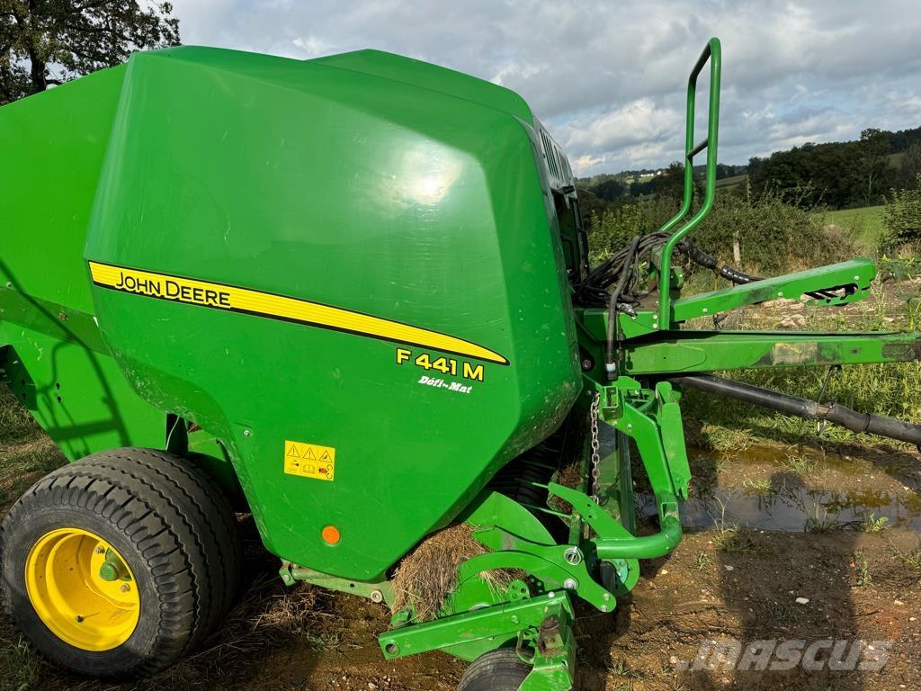 John Deere F441M Rundballe-pressere
