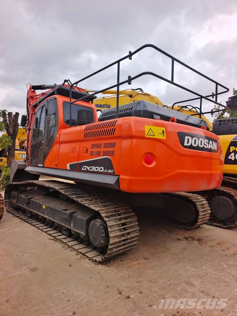Doosan DX 300LC Gravemaskiner på larvebånd