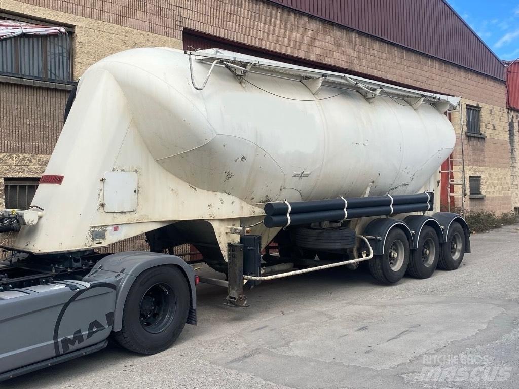 Spitzer SF2439PI Semi-trailer med Tank