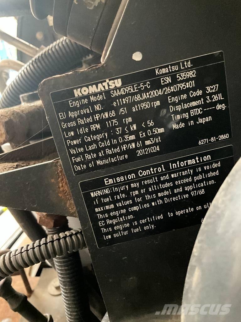 Komatsu PW 98 MR-8 Gravemaskiner på hjul