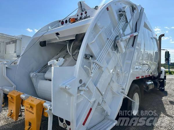 International 7400 Renovationslastbiler